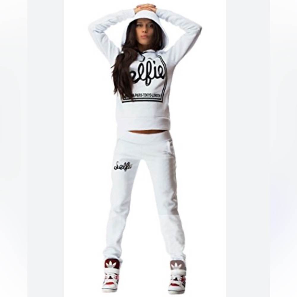 White Fleece SELFIE Sweatpants & Top Set Sweatshirt & Pants Set Bundle Lot